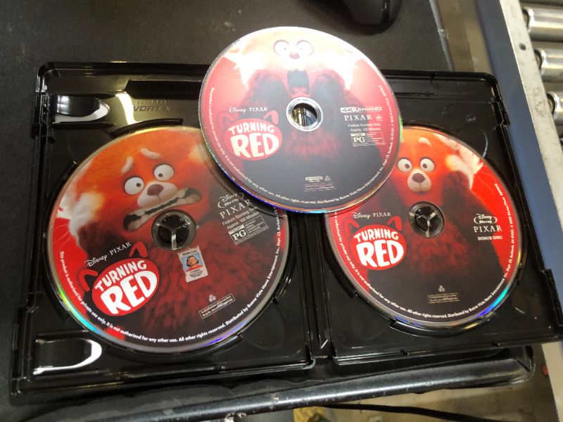Photo 1 of Turning Red [Blu-ray]