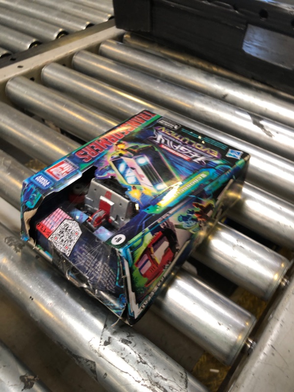 Photo 1 of Transformers Toys Legacy Evolution Deluxe Crosscut Toy, 5.5-inch, Action Figure for Boys and Girls Ages 8 and Up