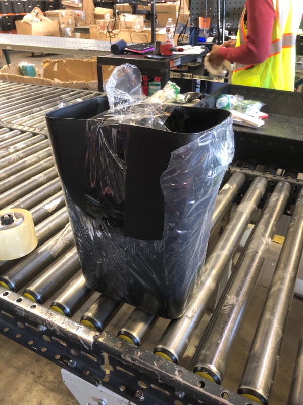Photo 1 of Leendines 14 Liter Plastic Trash Can, Garbage Bin with Swing Lid, Black, 9.8" x 6.6" x 16.7"
