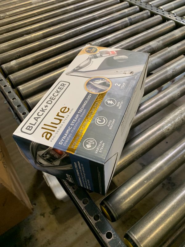 Photo 1 of BLACK+DECKER D3030 Iron, Blue