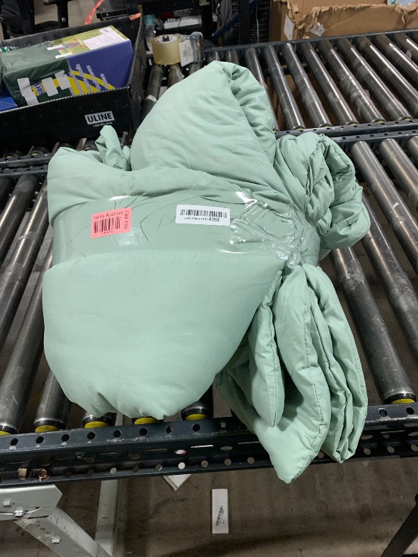 Photo 1 of ROSGONIA Full Size Comforter Sets for Girls Boys Teens Sage Green, 3pcs(1 Comforter & 2 Pillowcases), Soft Kids Comforter Sets All Season Dorm Bedding