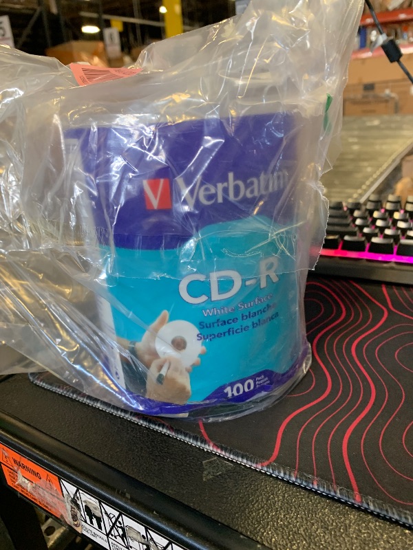 Photo 1 of Verbatim CD-R Blank Discs 700MB 80 Minutes 52x Recordable Disc for Data and Music with Blank White Surface - 100 Pack Spindle