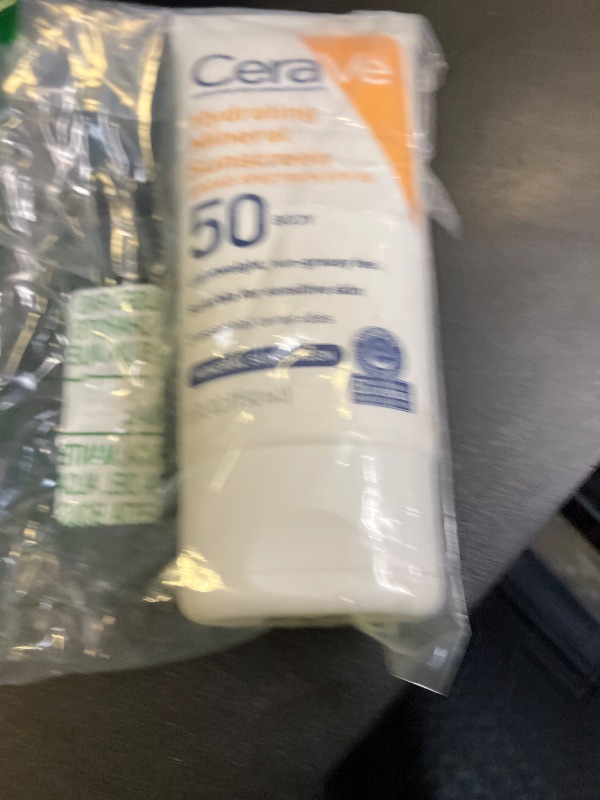 Photo 1 of CeraVe 100% Mineral Sunscreen SPF 50 with Zinc Oxide & Titanium Dioxide, Hyaluronic Acid & Ceramides, Oil Free & Non-Greasy, Hydrating Mineral Sunscreen For Body, 5 oz