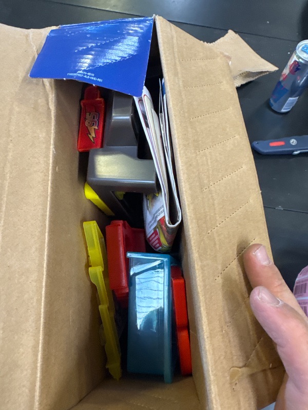 Photo 1 of Mattel Disney Pixar Cars Color Changers Car Wash Playset with Color Changing Lightning McQueen Toy Vehicle, 20-Inches Long, Connects to Other Sets