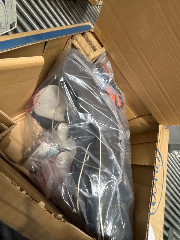 Photo 1 of Graco Extend2Fit Convertible Baby Car Seat, Rear and Forward Facing, Adjustable Extension Panel for Extra Legroom, Gotham