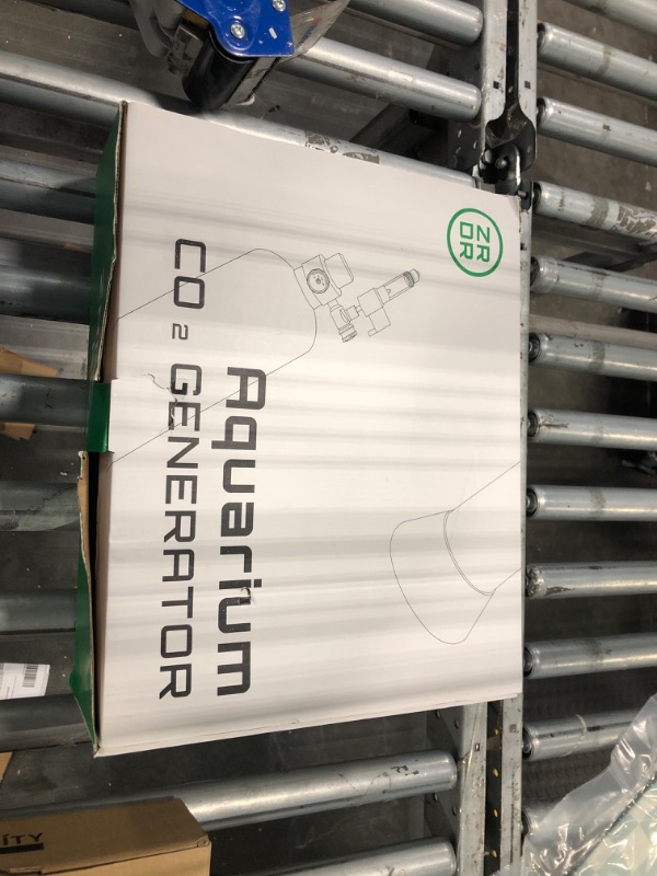 Photo 1 of ZRDR CO2 Generator System Carbon Dioxide 2L with Dual Gauge Display Pressure Gauge Automatic Pressure Relief Valve Bubble Counter for Plants Aquarium, Stable Output