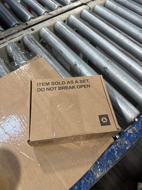 Photo 1 of Sensodyne Clinical White Toothpaste Clinically Proven Whitening for Sensitive Teeth, Stain Protector, 3.4 oz x 3