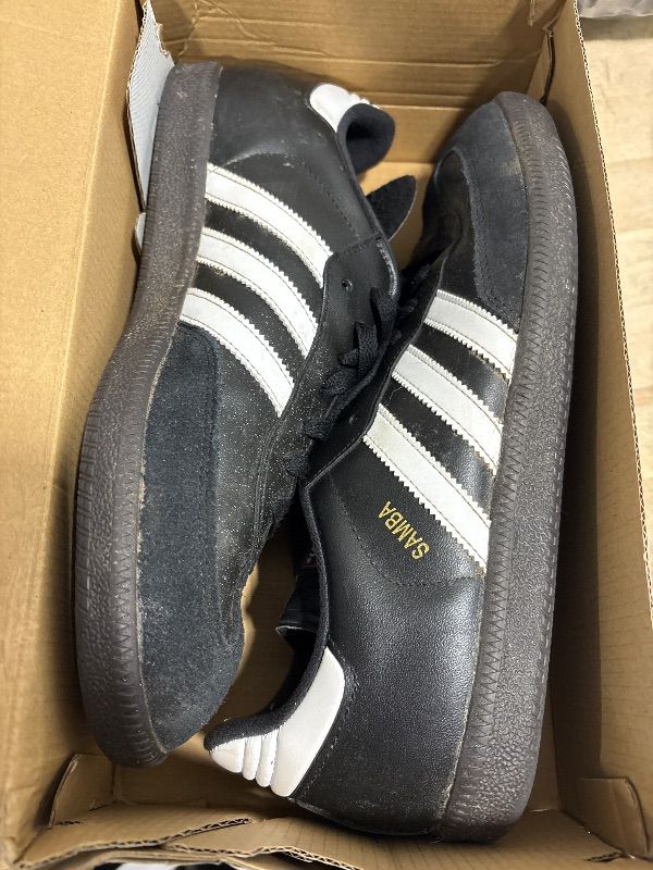 Photo 3 of ***used***
adidas Men's Samba Classic Soccer Shoe, Core Black/Cloud White/Core Black, 11 M US