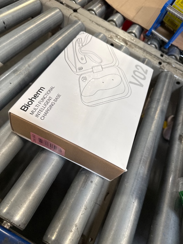 Photo 1 of Bioherm RGB Charging Dock for Oculus Quest 3S/Quest 3?Foldable Charging Station for Meta Quest 3S VR Headset & Controllers, with 2 Rechargeable 2100mAh Batteries, Supports LED Indicator