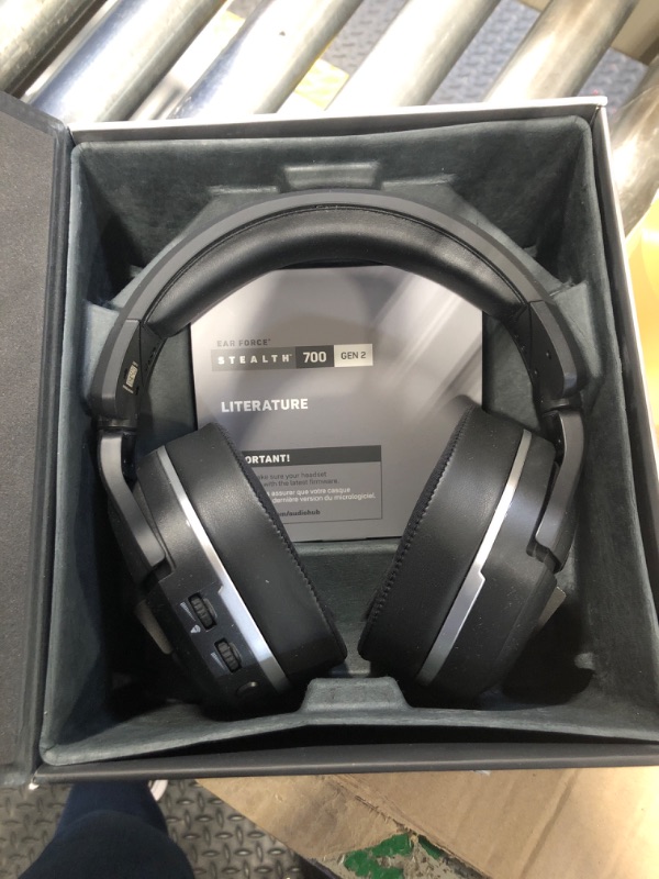 Photo 1 of Turtle Beach Stealth 700 Gen 2 Wireless Gaming Headset for PS5, PS4, PS4 Pro, PlayStation & Nintendo Switch Featuring Bluetooth, 50mm Speakers, 3D Audio Compatibility, and 20-Hour Battery - Black