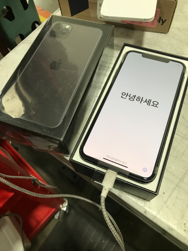 Photo 2 of Apple iPhone 11 Pro Max 256GB Space Gray