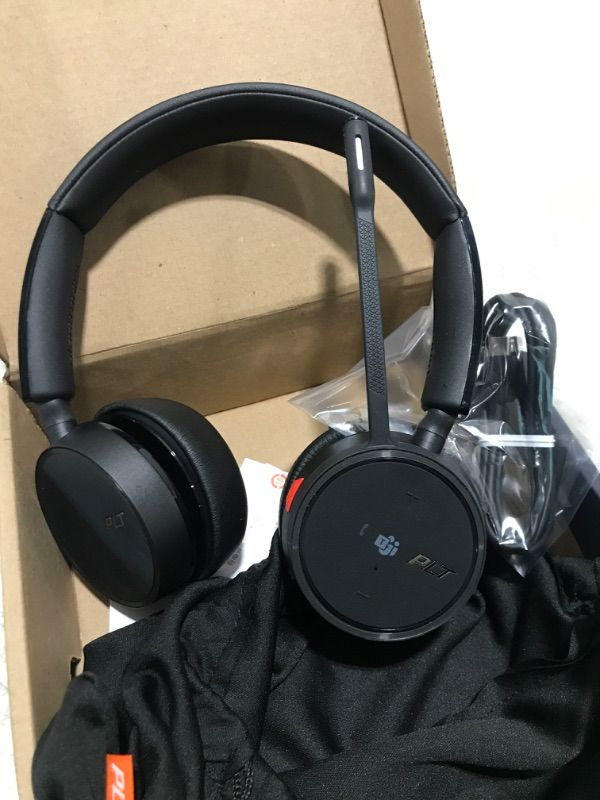 Photo 1 of Poly Voyager 4220 UC, USB-C, Microsoft Teams Headset