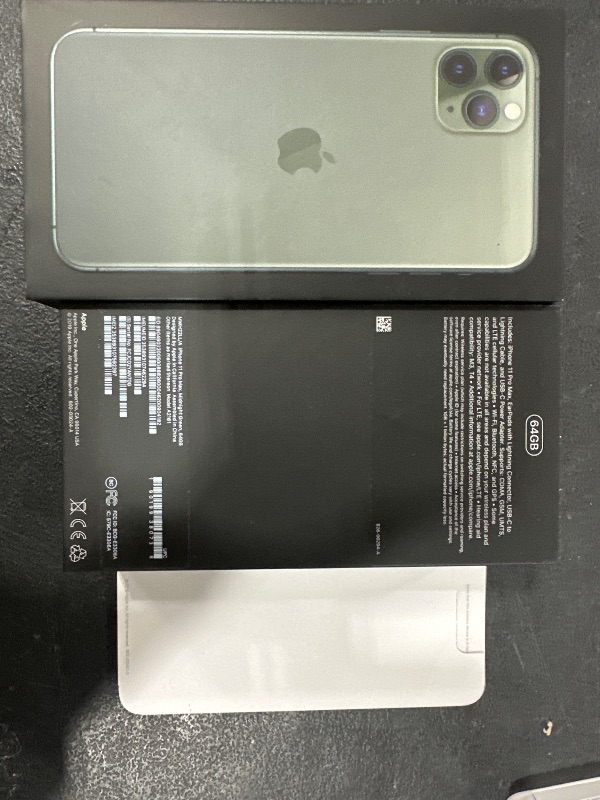 Photo 3 of Apple iPhone 11 Pro Max 64GB Midnight Green
