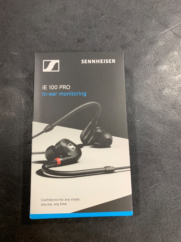 Photo 2 of SENNHEISER IE 40 PRO, molded in ear dynamic monitors (Black)