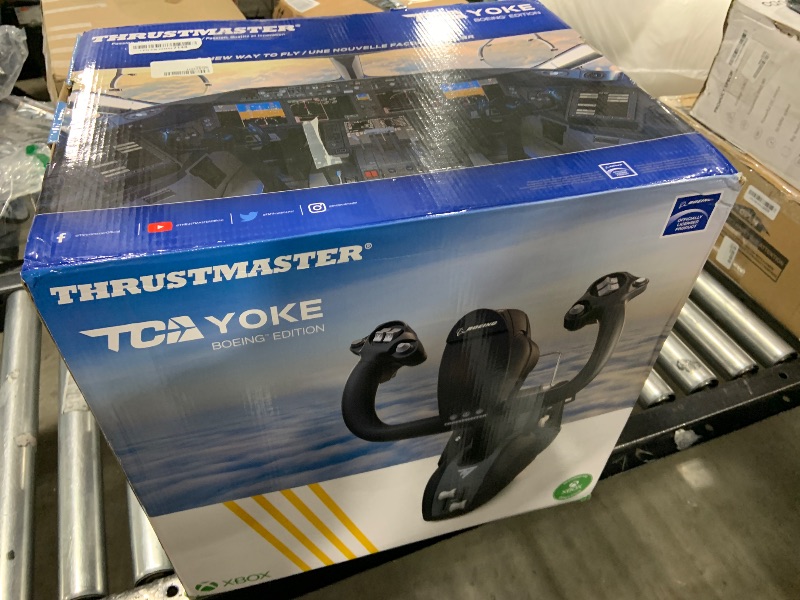 Photo 2 of Thrustmaster TCA Yoke Boeing Edition (Compatible with Xbox Series X/S, PC)