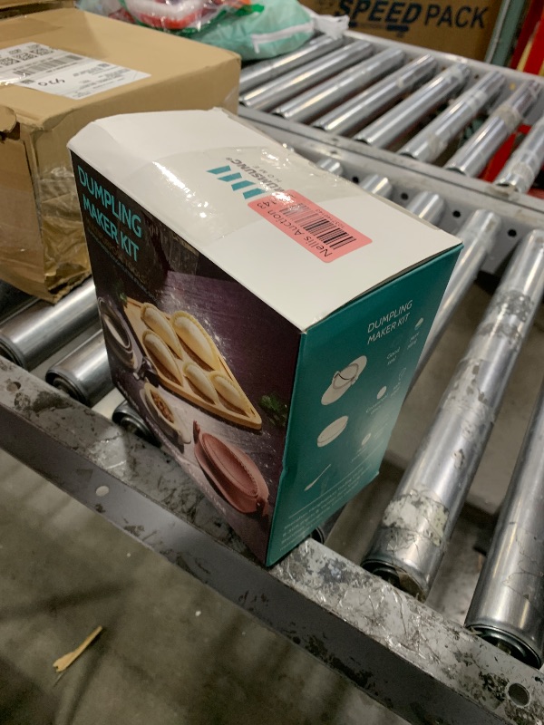 Photo 1 of MUMSUNG Empanada Maker Press, 6-Inch Extra Large Dumpling Maker Set with Dough Cutter, Dumpling Mold Set for Pierogi, Pastelitos, Calzone, Turnovers, Chinese Dumpling 4Sizes-Blue (6"/4"/3"/2.6")