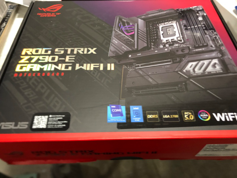 Photo 2 of ASUS ROG Strix Z790-E Gaming WiFi II LGA 1700(Intel 14th & 13th & 12th Gen)ATX gaming motherboard(DDR5,PCIe 5.0,2.5 Gb LAN,5XM.2 slots,PCIe 5.0 x16,WiFi 7 front-panel connector with PD 3.0 up to 30W.