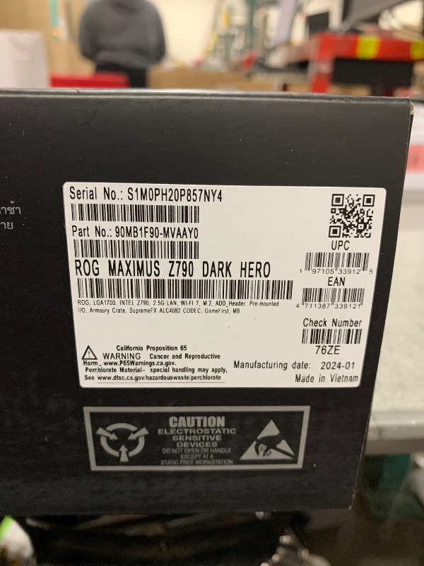 Photo 2 of ASUS ROG Maximus Z790 Dark Hero (WiFi 7) LGA 1700(Intel 14th &13th&12th Gen) ATX Gaming Motherboard(PCIe 5.0x16, 5xM.2 Slots,DDR5,2X Thunderbolt 4 Ports, USB Type-C Front-Panel)