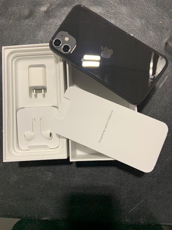 Photo 4 of Apple iPhone 11 (128GB) - Black (T-Mobile)