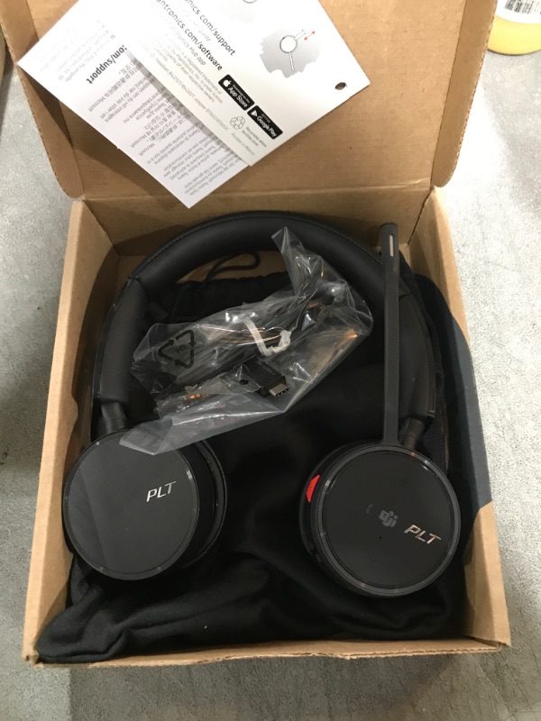 Photo 1 of Poly Voyager 4220 UC, USB-C, Microsoft Teams Headset
