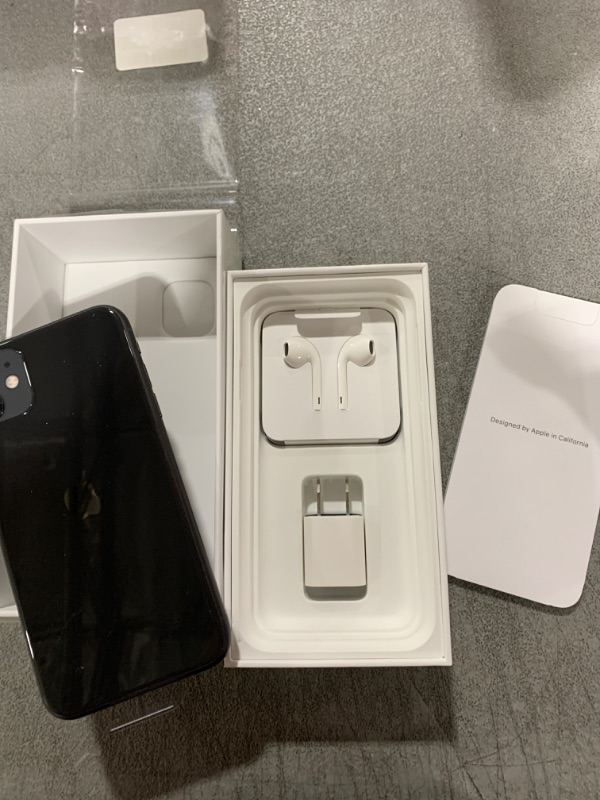 Photo 3 of Apple iPhone 11 (128GB) - Black (T-Mobile)