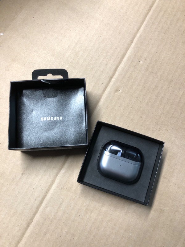 Photo 1 of (POWER TESTED) SAMSUNG Galaxy Buds 3 Pro AI True Wireless Bluetooth Earbuds, Noise Cancelling, Sound Optimization, Real-Time Interpreter, Redesigned Comfort Fit, Silver