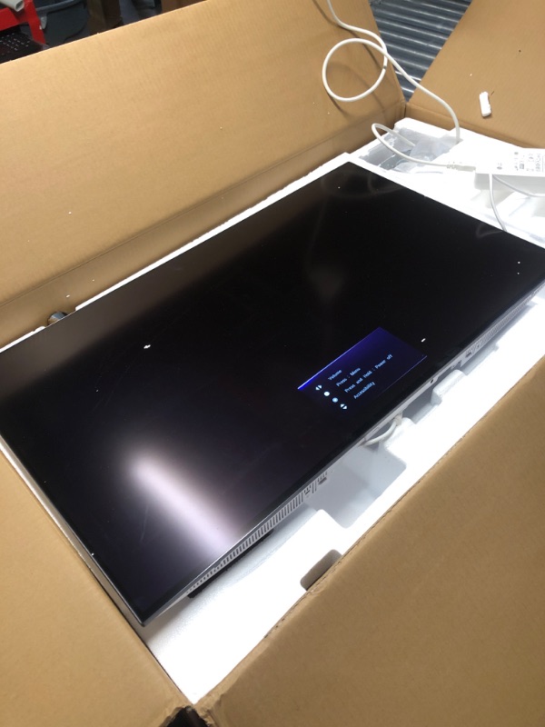 Photo 1 of LG ?32GS95UV 32-inch Ultragear OLED Gaming Monitor UHD 240Hz 0.03ms DisplayHDR True Black 400 AMD FreeSync Premium Pro NVIDIA G-Sync HDMI 2.1 DisplayPort Tilt/Height/Swivel Stand White