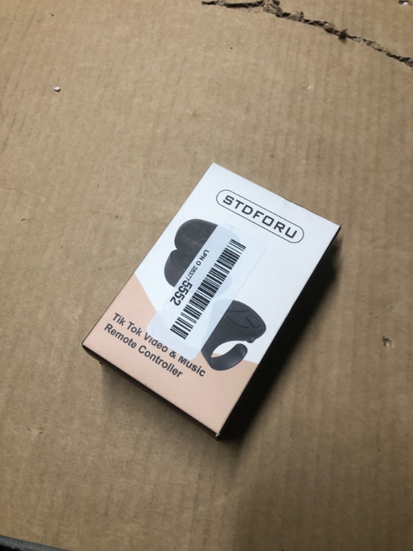 Photo 2 of STDFORU TikTok Scrolling Ring Auto Clicker for Live Bluetooth Scroller Ring Camera Shutter Remote Control TIK Tok Scrolling Ring for iPhone Android (Pink)