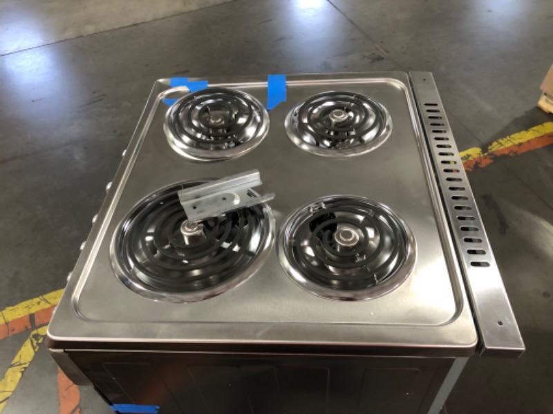 Photo 1 of ***TRUCK/TRAILER PICKUP ONLY - MAJOR DAMAGE - SEE COMMENTS***
Avanti ERU240P3S ERU240 24" Electric Range Oven with Framed Glass Door, in Stainless Steel