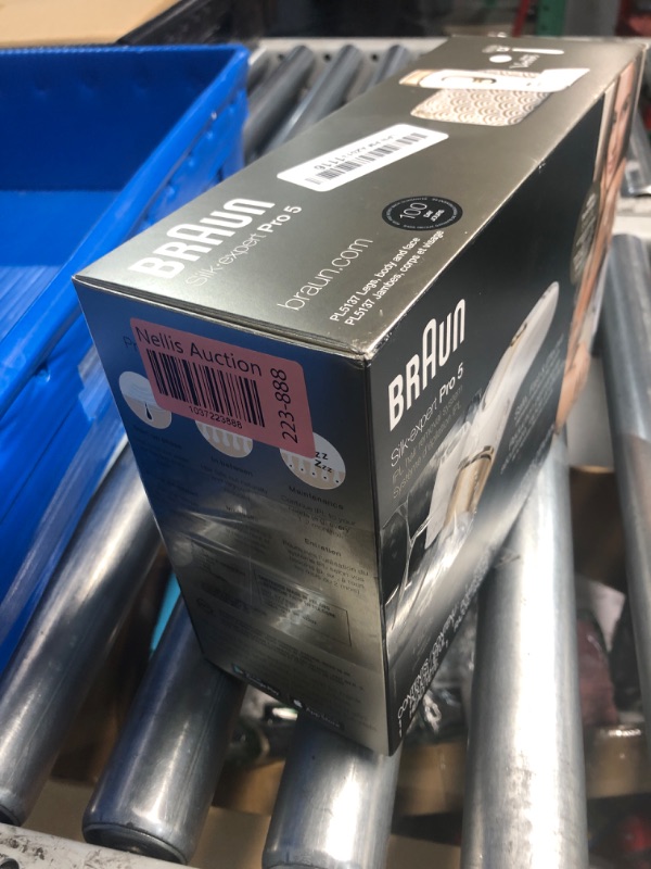 Photo 1 of **MISSING ADDITIONAL TIP AND POWER CORD**
Braun IPL at Home Laser Hair Removal for Women and Men, Silk Expert Pro 5 PL5137 with Venus Swirl Razor, Long-Lasting Reduction in Hair Regrowth for Body & Face, Corded, PL5137