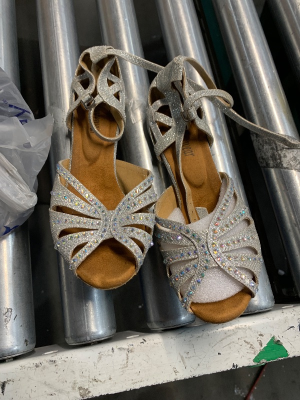Photo 1 of ***(HEAVILY USED)***
TTdancewear Women Silver Rhinestone Ballroom Dance Shoes Latin Salsa Performance Dance Shoes 6.5 Silver-2.5inch Heels
