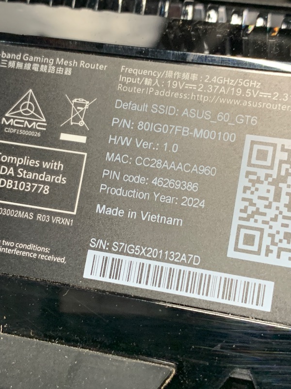 Photo 1 of (POWER TESTED) ASUS ROG Rapture GT6 (1PK) Tri-Band WiFi 6 Gaming Router, covers up to 2,900 sq ft, 2.5 Gbps port, triple-level game acceleration, UNII 4, lifetime internet security, Black
