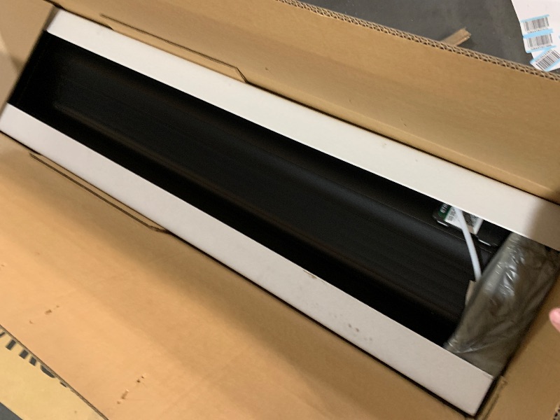 Photo 1 of ***** BOX 1 OF 2 PARTIAL SET - IMCOMPLETE SET *****  Retrax RetraxONE MX Retractable Truck Bed Tonneau Cover | 60481 | Fits 2019 - 2025 Chevy/GMC Silverado/Sierra, w/ MultiPro/Flex tailgate (w/o Carbon Pro bed) 5' 10" Bed (69.9")