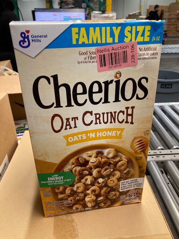 Photo 2 of Cheerios Oat Crunch Oats 'N Honey Breakfast Cereal, Made with Whole Grain, Family Size, 24 oz.   ***Pack de 4***