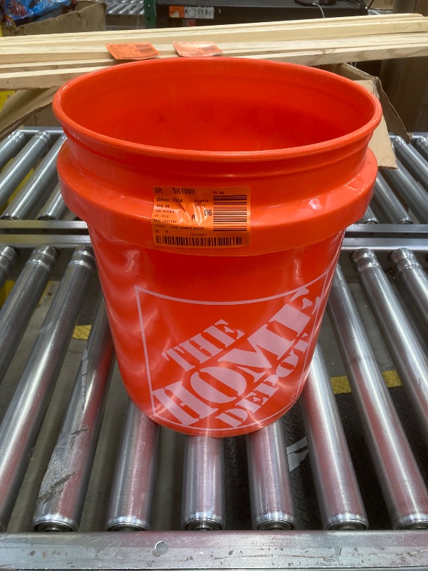 Photo 1 of  5 Gallon Bucket 