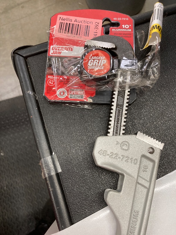 Photo 2 of ****MISSING ROUND PIECE THATS HOLDS IT TOGETHER****Milwaukee Tool Pipe Wrench,Ergonomic,Serrated,10 48-22-7210 - All