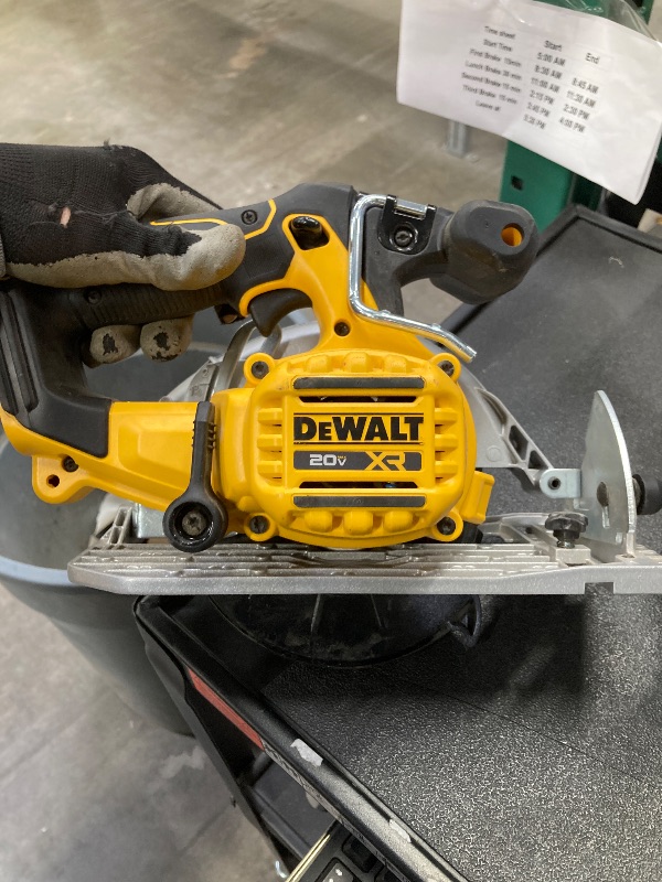 Photo 1 of ***SAW ONLY, NO BATTERY, NO CHARGER***DEWALT 20V MAX* Circular Saw, 6-1/2-Inch, Cordless