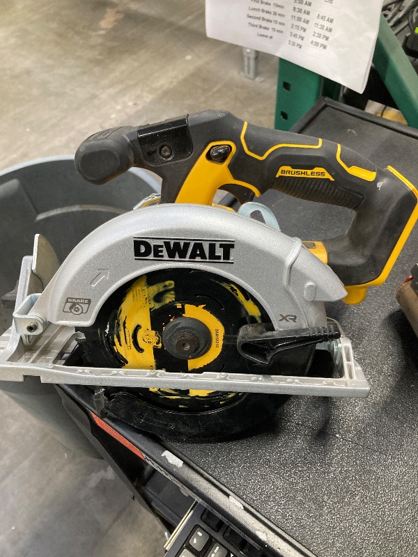 Photo 2 of ***SAW ONLY, NO BATTERY, NO CHARGER***DEWALT 20V MAX* Circular Saw, 6-1/2-Inch, Cordless