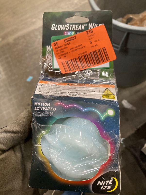 Photo 1 of **does not light up, no batteries*** Nite Ize GlowStreak Wild LED Ball - Disc-O