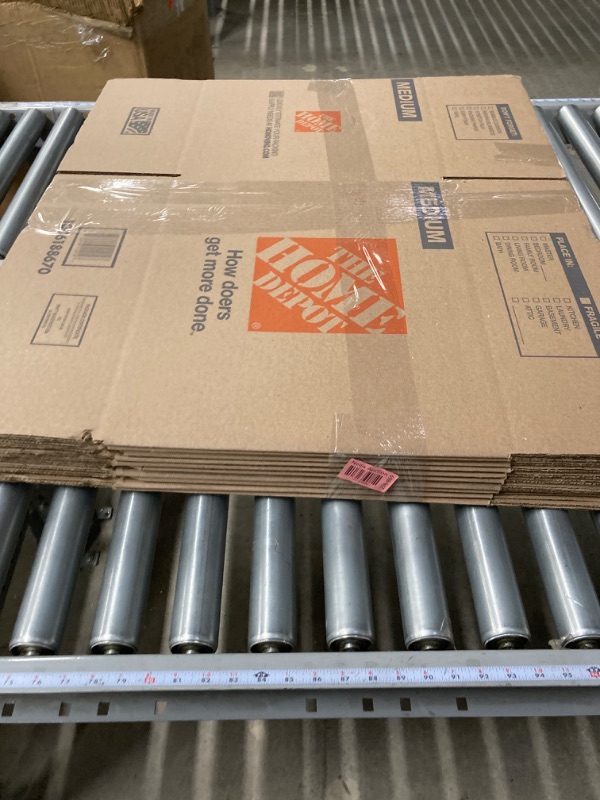 Photo 2 of 10  Home Depot 21 in. L x 15 in. W x 16 in. D Medium Moving Box with Handles MBX