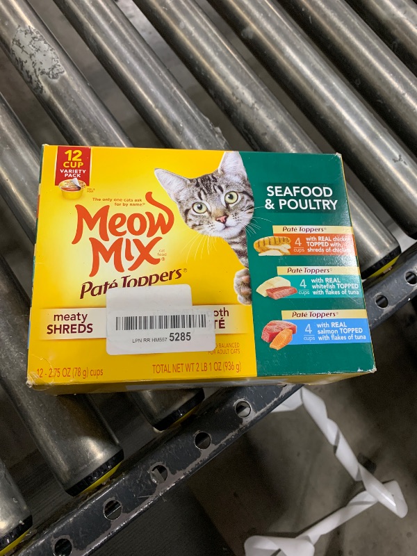 Photo 2 of Meow Mix Pate Toppers Cat Food, Seafood & Poultry, 12 Cup Variety Pack - 12 - 2.75 (78 g) cups [33 oz (2 lb 1 oz) 936 g] EXP 03.09.25