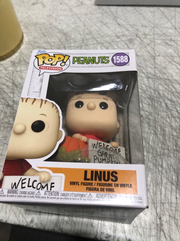 Photo 2 of Funko Pop! Movies: It's The Great Pumpkin, Charlie Brown - Linus