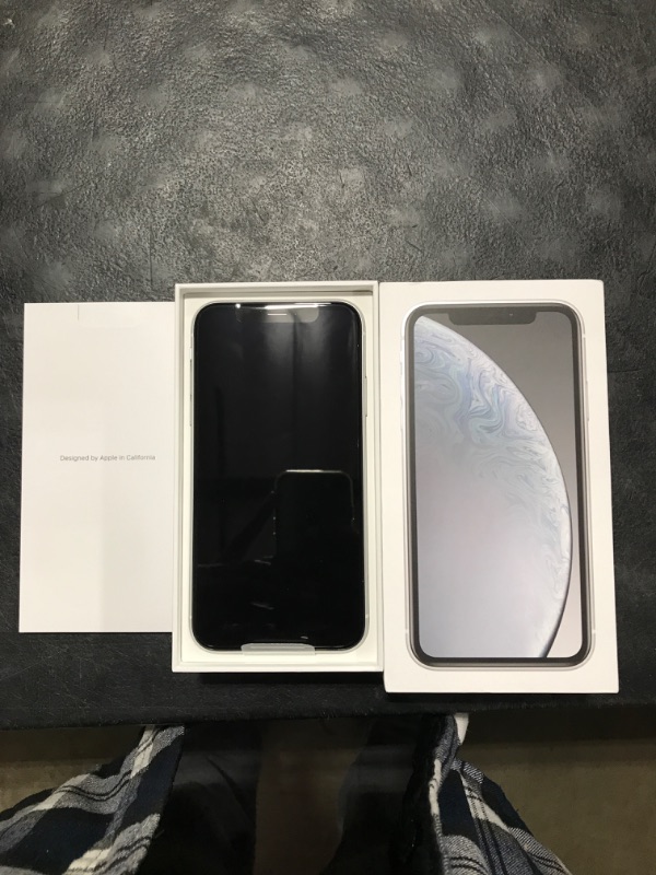 Photo 3 of Apple iPhone XR (128GB, White) [Locked] + Carrier Subscription