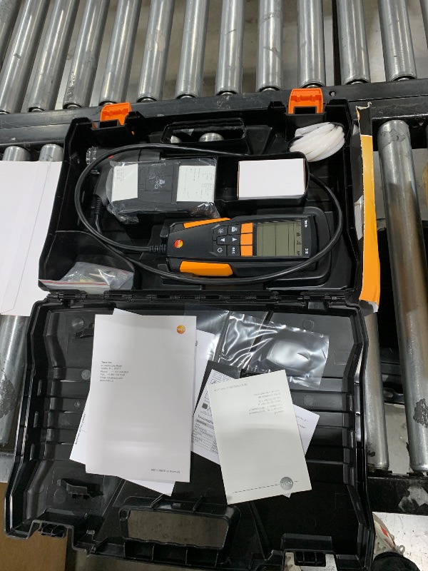 Photo 2 of testo 310 Combustion Analyzer Kit with Printer – Combustion analyzer measuring O2, Flue gas, and CO2 – Manometer for Heating Systems – Carbon Monoxide Meter