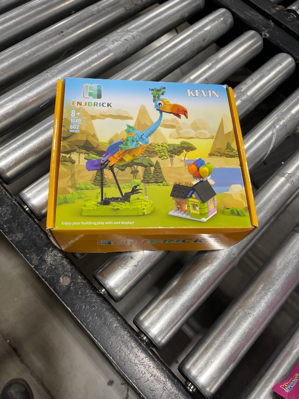 Photo 1 of ENJBRICK Kevin Bird Up House Building Sets for Adults,Cute Movie Animal Building Toy Set for Girls and Boys Age 8-14 Years Christmas and Birthday Gifts 602 pcs