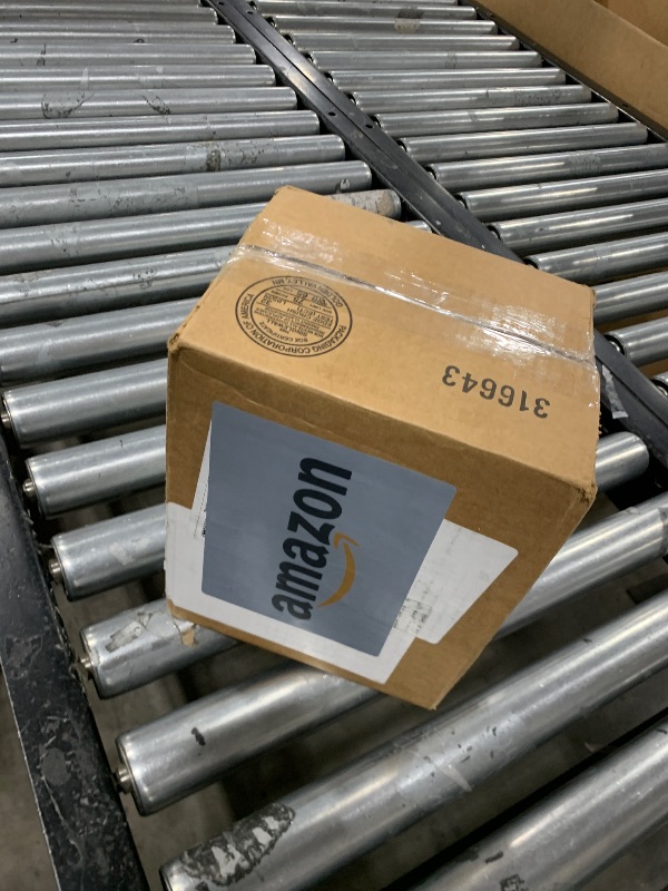 Photo 1 of Aunt Fannie's All Purpose Household Cleaner, Multi-surface Spray Cleaner, Powered by Vinegar for Kitchen, Bath, Windows and Countertops, Eucalyptus Scent (Pack of 6) Packaging May Vary