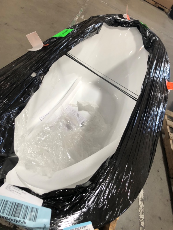 Photo 1 of (CRACKED/CHIPPED) Empava 67 Inch Acrylic Freestanding Bathtub Contemporary Soaking Tub with Brushed Nickel Overflow and Drain EMPV-BT1518, Glossy White