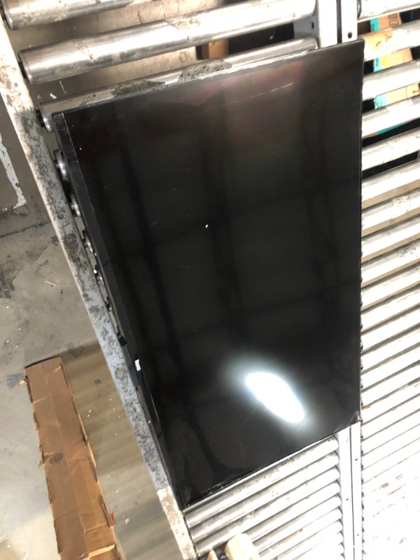 Photo 1 of damaged screen, final sale!!!
Roku Smart TV – 43-Inch Select Series 4K HDR RokuTV 