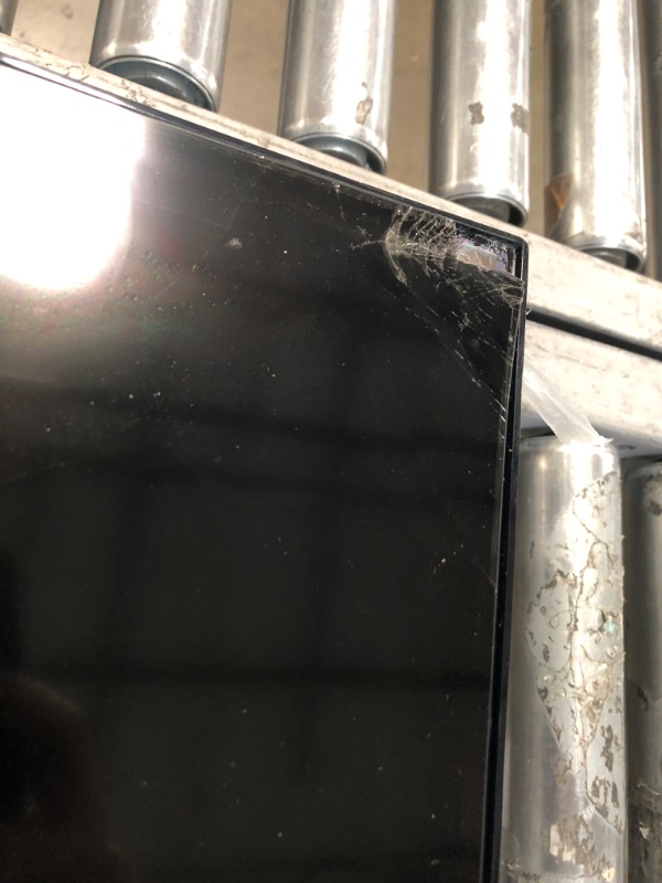 Photo 1 of damaged screen, final sale!!!
Roku Smart TV – 43-Inch Select Series 4K HDR RokuTV 