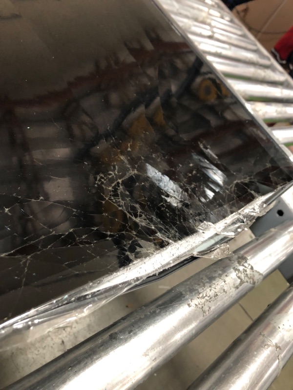 Photo 1 of damaged screen, final sale!!!
VIZIO 40-inch Full HD 1080p Smart TV with DTS Virtual: X, Alexa Compatibility, Google Cast Built-in, Bluetooth Headphone Capable, (VFD40M-08 New)